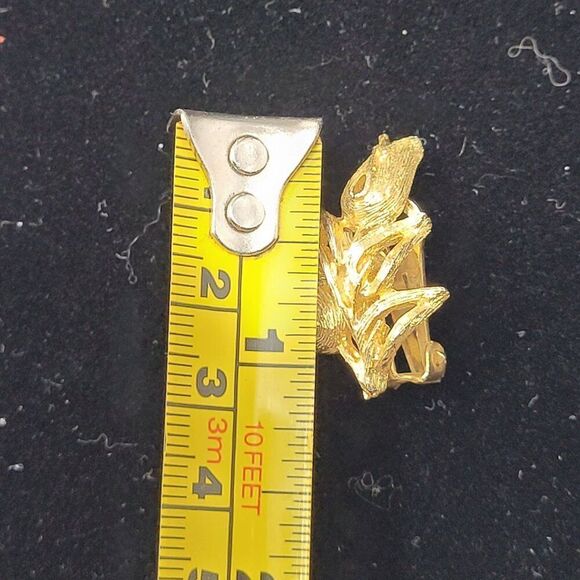 Vintage 80s Brushed Gold Climbing Tulip Clip-On Earrings Flame Textured Flower - Picture 2 of 7